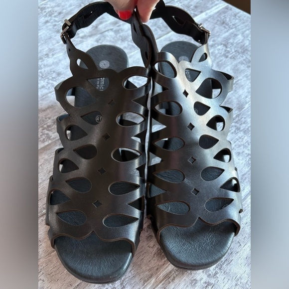 NEW w/Box Eric Michael Toscana Leather Cutout Sandals Euro 41 US Size 9.5-10 - Picture 2 of 9